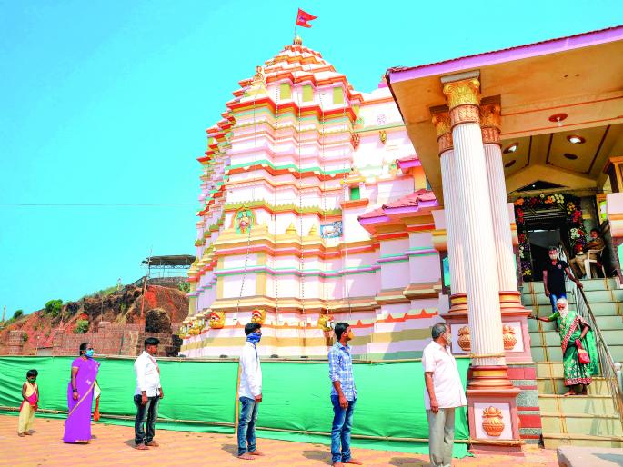 Corona hits Yatra festival: Darshan to locals only | यात्रोत्सवाला कोरोनाचा फटका :स्थानिकांनाच दर्शन