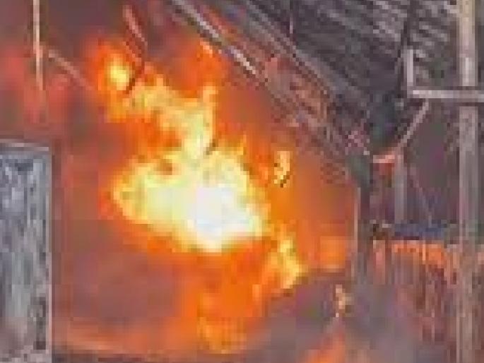 Fire in Kupwad MIDC, fire under control after seven hours of efforts | Sangli: कुपवाड एमआयडीसीत भीषण आग, दीड कोटींचे नुकसान; सात तासांच्या प्रयत्नानंतर आग आटोक्यात Fire in Kupwad MIDC, fire under control after seven hours of efforts | Sangli: कुपवाड एमआयडीसीत भीषण आग, दीड कोटींचे नुकसान; सात तासांच्या प्रयत्नानंतर आग आटोक्यात