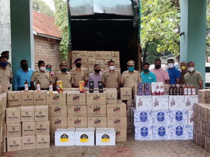 Goa-made foreign liquor worth Rs 32 lakh seized | गोवा बनावटीचा ३२ लाखांचा विदेशी मद्यसाठा जप्त Goa-made foreign liquor worth Rs 32 lakh seized | गोवा बनावटीचा ३२ लाखांचा विदेशी मद्यसाठा जप्त