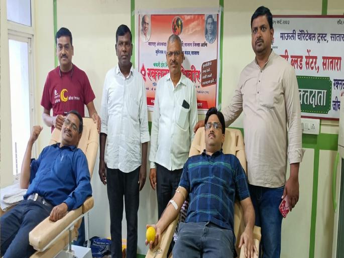 Celebrating Eid by donating blood under Qurbani Chi Artha Nawa, an innovative initiative in Satara | ‘कुर्बानीचा अर्थ नवा’ अंतर्गत रक्तदान करून ईद साजरी, साताऱ्यात अभिनव उपक्रम Celebrating Eid by donating blood under Qurbani Chi Artha Nawa, an innovative initiative in Satara | ‘कुर्बानीचा अर्थ नवा’ अंतर्गत रक्तदान करून ईद साजरी, साताऱ्यात अभिनव उपक्रम