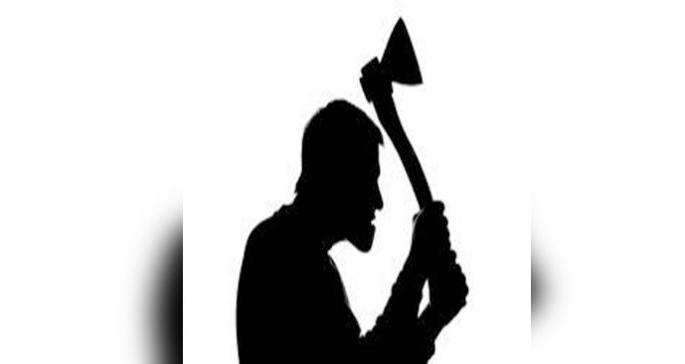 Murder of a woman with an ax; Suspects arrested by police | कुºहाडीने वार करत महिलेचा खून; संशयितांना पोलिसांकडून अटक Murder of a woman with an ax; Suspects arrested by police | कुºहाडीने वार करत महिलेचा खून; संशयितांना पोलिसांकडून अटक