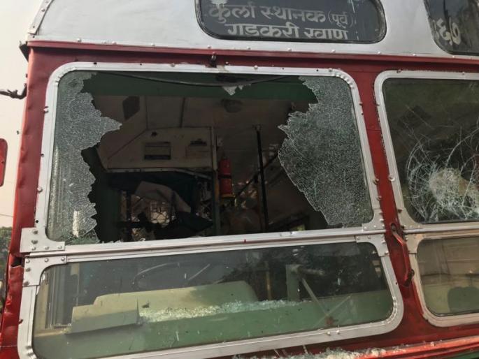 Bhima Koregaon case : violation in Kirla | भीमा कोरेगाव प्रकरणाचे मुंबईतही हिंसक पडसाद,चेंबूर-गोवंडी बंद Bhima Koregaon case : violation in Kirla | भीमा कोरेगाव प्रकरणाचे मुंबईतही हिंसक पडसाद,चेंबूर-गोवंडी बंद