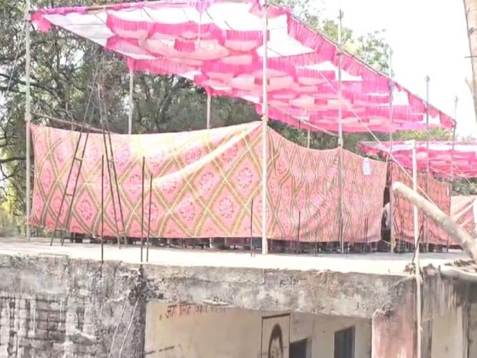 Beed SSC Exam Center Scandal: School Principal Suspended for Seating SSC Students in Roof-Top Tent | दहावीच्या विद्यार्थ्यांना छतावर मंडपात बसवले; बीडमधील कुर्ला केंद्राचे संचालक निलंबित Beed SSC Exam Center Scandal: School Principal Suspended for Seating SSC Students in Roof-Top Tent | दहावीच्या विद्यार्थ्यांना छतावर मंडपात बसवले; बीडमधील कुर्ला केंद्राचे संचालक निलंबित