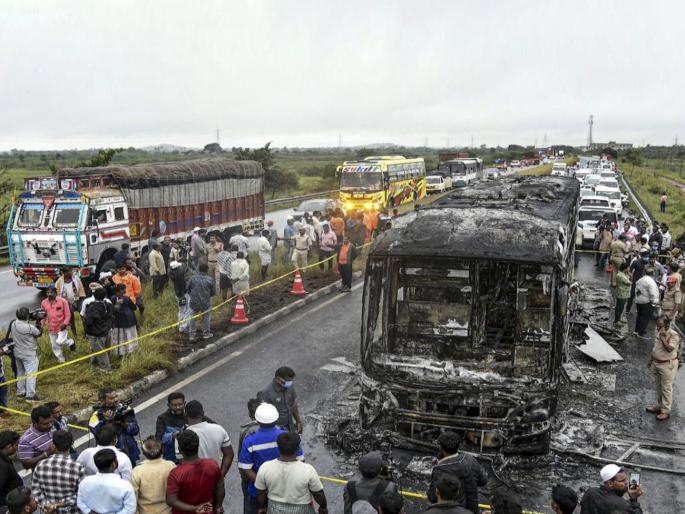 Andhra pradesh kurnool bus accident drunk bikers negligence leads to tragedy DIG says | नशेमुळे झाला कुर्नूल बस अपघात; चूक कुणाची? बाइकस्वारांची की बस ड्रायव्हरची? खुद्द डीआयजींनीच केला खुलासा Andhra pradesh kurnool bus accident drunk bikers negligence leads to tragedy DIG says | नशेमुळे झाला कुर्नूल बस अपघात; चूक कुणाची? बाइकस्वारांची की बस ड्रायव्हरची? खुद्द डीआयजींनीच केला खुलासा