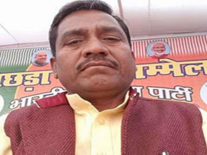 jhansi officer employee does not respect then beating with shoes bjp mla | अधिकारी, कर्मचाऱ्यांनी सन्मान न दिल्यास त्यांना जोड्यांनी हाणा, भाजपा आमदाराची मुक्ताफळं jhansi officer employee does not respect then beating with shoes bjp mla | अधिकारी, कर्मचाऱ्यांनी सन्मान न दिल्यास त्यांना जोड्यांनी हाणा, भाजपा आमदाराची मुक्ताफळं