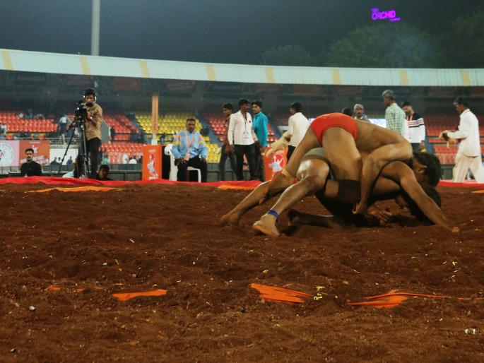 On the occasion of Shila festival wrestling matches will be held on Madh beach | शिळा सणानिमित्त मढ समुद्र किनाऱ्यावर रंगणार कुस्त्यांचे जंगी सामने