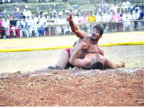 Sanjay Sull, Nilesh Lokhande for Maharashtra Kesari: Fantastic Kostya | महाराष्ट्र केसरीसाठी संजय सूळ, नीलेश लोखंडे : नेत्रदीपक कुस्त्या  Sanjay Sull, Nilesh Lokhande for Maharashtra Kesari: Fantastic Kostya | महाराष्ट्र केसरीसाठी संजय सूळ, नीलेश लोखंडे : नेत्रदीपक कुस्त्या