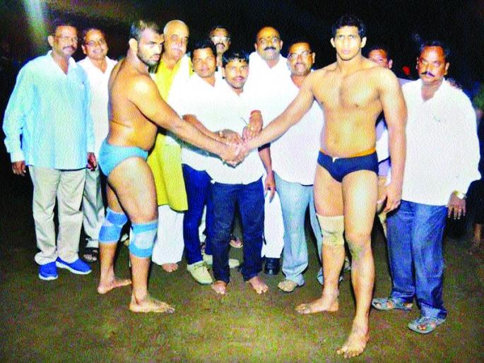 150 years old tradition of wrestling competitions in Mandva Bandh | मांडवा बंदरातील कुस्ती स्पर्धांना दीडशे वर्षांची परंपरा 150 years old tradition of wrestling competitions in Mandva Bandh | मांडवा बंदरातील कुस्ती स्पर्धांना दीडशे वर्षांची परंपरा
