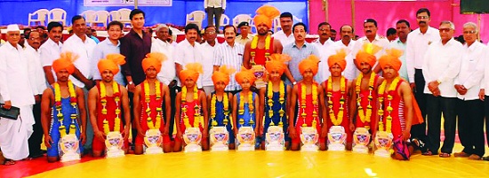 Sangram Patil's 'Kumbhish-Kasari' honorable match against Amit Karande | संग्राम पाटील ‘कुंभी-कासारी’चा मानधनधारक प्रेक्षणीय लढतीत संग्रामला अमित कारंडेची कडवी लढत Sangram Patil's 'Kumbhish-Kasari' honorable match against Amit Karande | संग्राम पाटील ‘कुंभी-कासारी’चा मानधनधारक प्रेक्षणीय लढतीत संग्रामला अमित कारंडेची कडवी लढत