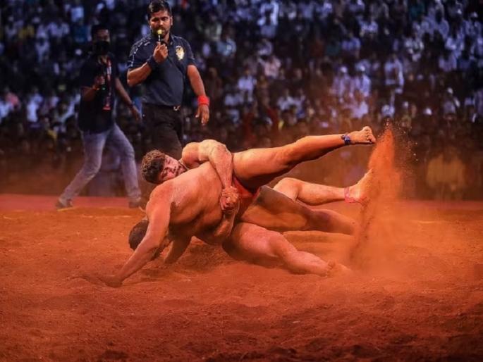 reportaj on kusti A boy who dreams of winning gold from red soil Wrestling in maharashtra | लाल मातीतून सोनं जिंकण्याचं स्वप्न पाहणारी पोरं! reportaj on kusti A boy who dreams of winning gold from red soil Wrestling in maharashtra | लाल मातीतून सोनं जिंकण्याचं स्वप्न पाहणारी पोरं!