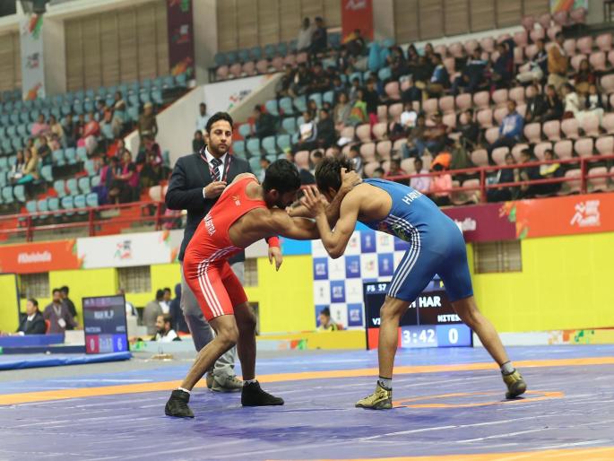 Khelo India 2020: In wrestling Vijay Patil and Prithviraj won gold | खेलो इंडिया 2020 : कुस्तीत विजय, पृथ्वीराज यांना सुवर्ण, बॅटमिंटनमध्ये आगेकूच Khelo India 2020: In wrestling Vijay Patil and Prithviraj won gold | खेलो इंडिया 2020 : कुस्तीत विजय, पृथ्वीराज यांना सुवर्ण, बॅटमिंटनमध्ये आगेकूच