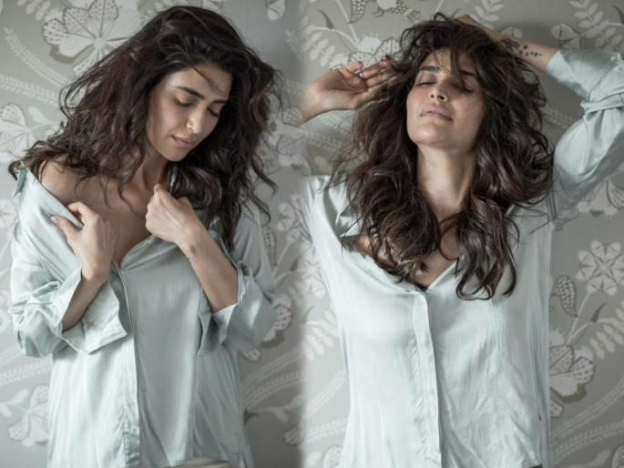 Karishma tanna shares bedroom video actress gave killer expression on bed | लग्नाच्या चर्चेदरम्यान करिश्मा तन्नाने शेअर केला थेट बेडरुममधला व्हिडीओ, इंटरनेटचा वाढला पारा Karishma tanna shares bedroom video actress gave killer expression on bed | लग्नाच्या चर्चेदरम्यान करिश्मा तन्नाने शेअर केला थेट बेडरुममधला व्हिडीओ, इंटरनेटचा वाढला पारा