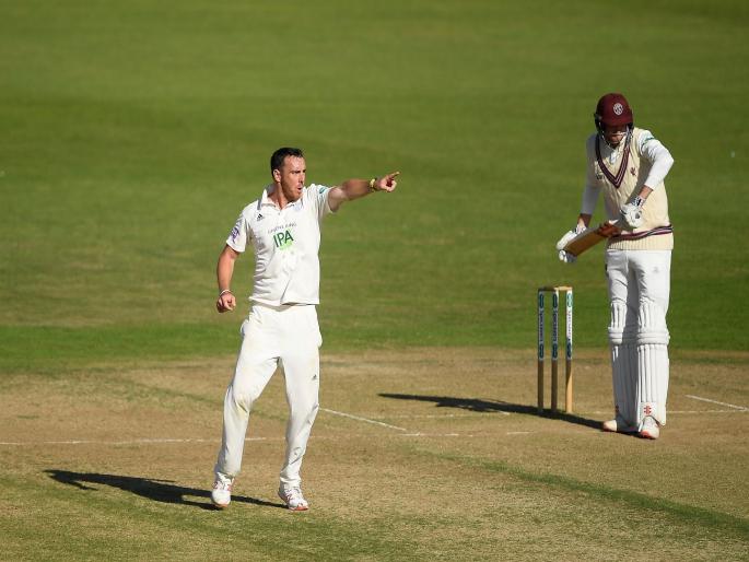 Kyle Abbott records best first-class match figures since 1956; took 17 wickets in Hampshire’s County Championship | दक्षिण आफ्रिकेच्या गोलंदाजांने घातला धुमाकूळ, 63 वर्षांनंतर क्रिकेटमध्ये घडला असा पराक्रम