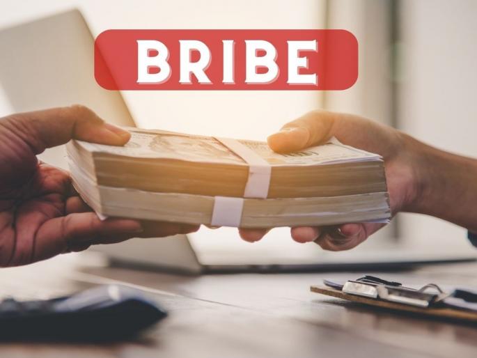 Action taken against deputy municipal clerk in bribery case; Five lakhs demanded for replacement | लाचप्रकरणी पालिका उपायुक्तांच्या लिपिकावर कारवाई; बदलीसाठी पाच लाखाची मागणी Action taken against deputy municipal clerk in bribery case; Five lakhs demanded for replacement | लाचप्रकरणी पालिका उपायुक्तांच्या लिपिकावर कारवाई; बदलीसाठी पाच लाखाची मागणी