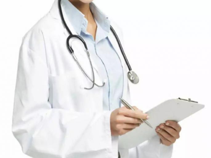 Despite being married for the first time, the doctor lured her with marriage; Money was extracted from her time and again, the young woman took the extreme step | पहिले लग्न होऊनही डॉक्टराकडून लग्नाचे आमिष; वेळोवेळी उकळले पैसे, तरुणीने उचलले टोकाचे पाऊल Despite being married for the first time, the doctor lured her with marriage; Money was extracted from her time and again, the young woman took the extreme step | पहिले लग्न होऊनही डॉक्टराकडून लग्नाचे आमिष; वेळोवेळी उकळले पैसे, तरुणीने उचलले टोकाचे पाऊल
