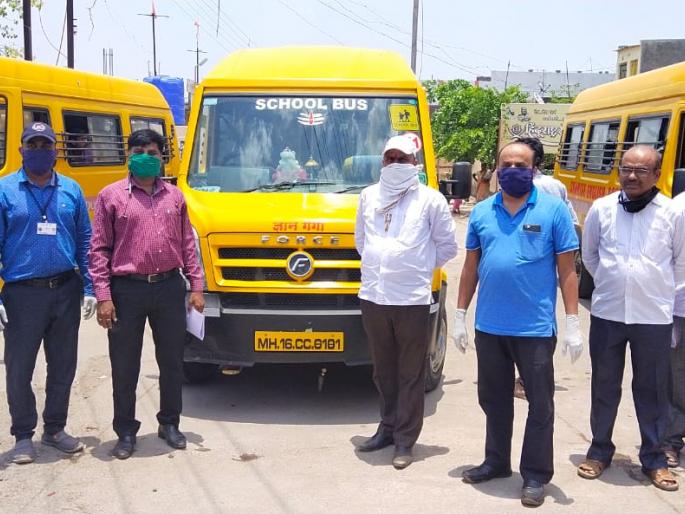 Relief to 51 Khamgaon workers stranded at Ahmednagar! | अहमदनगर येथे अडकलेल्या खामगावातील ५१ मजुरांना दिलासा! Relief to 51 Khamgaon workers stranded at Ahmednagar! | अहमदनगर येथे अडकलेल्या खामगावातील ५१ मजुरांना दिलासा!