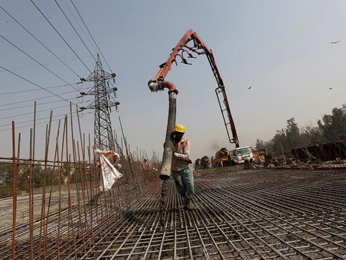 Seasonal workers also get insurance after accidents; 25 lakhs provided to 50 workers in eleven months | हंगामी कामगारांनाही अपघातानंतर मिळतो विमा; अकरा महिन्यांत ५० प्रकरणात २५ लाख प्रदान