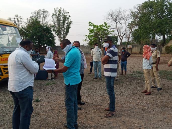 104 labours from gujrat sent to their homes from Murtijapur after quarintine | गुजरातमधून आलेल्या ‘त्या’ मजुरांना पाठविले घरी!