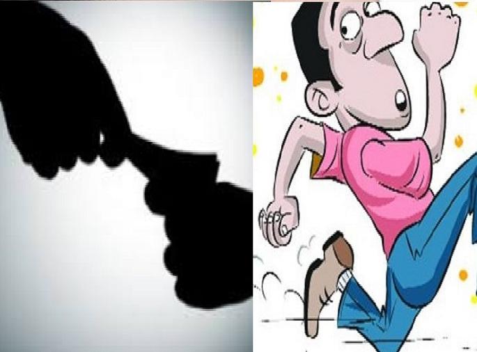 Tasgaon District Magistrate Gabbar Singh Garle was arrested while accepting a bribe of Rs 80000 | कारवाई होतेय हे लक्षात येताच तासगावच्या 'मंडलाधिकाऱ्या'ने ठोकली धूम, 'एसीबी'ने पाठलाग करून केले जेरबंद Tasgaon District Magistrate Gabbar Singh Garle was arrested while accepting a bribe of Rs 80000 | कारवाई होतेय हे लक्षात येताच तासगावच्या 'मंडलाधिकाऱ्या'ने ठोकली धूम, 'एसीबी'ने पाठलाग करून केले जेरबंद