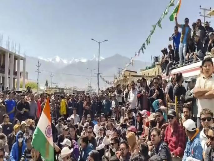 After days of Sonam Wangchuk hunger strike Gen Z revolution in Ladakh, they rose up for an independent state; Youth took to the streets, what are their demands? | लडाखमध्ये Gen Z क्रांती, स्वतंत्र राज्यासाठी पेटून उठले; रस्त्यावर उतरली तरूणाई, मागण्या काय? After days of Sonam Wangchuk hunger strike Gen Z revolution in Ladakh, they rose up for an independent state; Youth took to the streets, what are their demands? | लडाखमध्ये Gen Z क्रांती, स्वतंत्र राज्यासाठी पेटून उठले; रस्त्यावर उतरली तरूणाई, मागण्या काय?