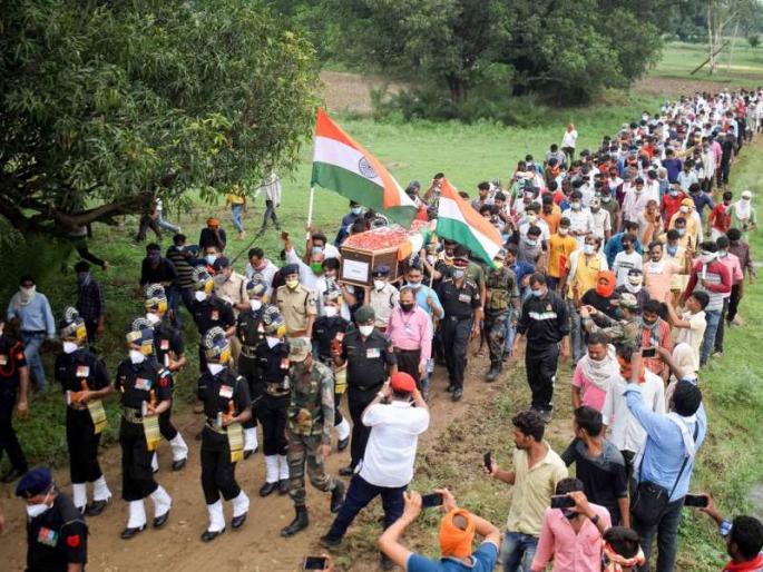 vhp suggests to deduct 1 rupee 25 paise from bank account of evey indian for martyrs family | "प्रत्येक भारतीयाच्या खात्यातून सवा रुपया घ्या; शहिदांच्या कुटुंबाला मदत देणं हे सगळ्यांचं कर्तव्य!" vhp suggests to deduct 1 rupee 25 paise from bank account of evey indian for martyrs family | "प्रत्येक भारतीयाच्या खात्यातून सवा रुपया घ्या; शहिदांच्या कुटुंबाला मदत देणं हे सगळ्यांचं कर्तव्य!"