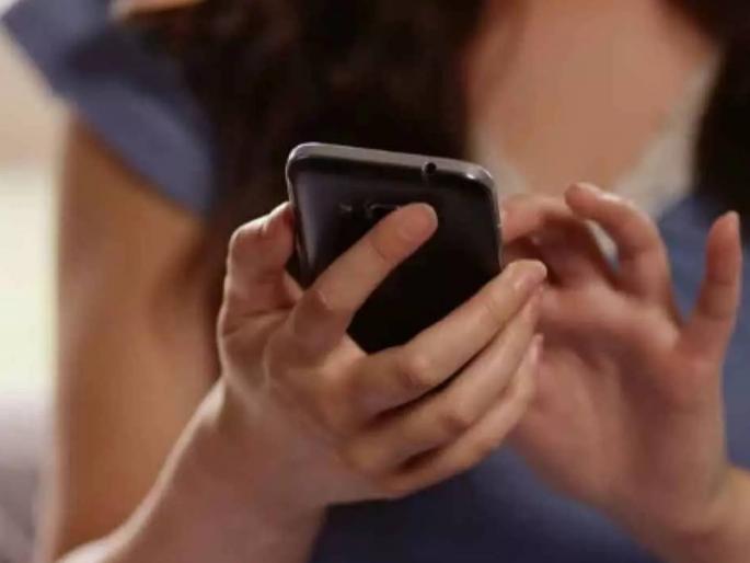 Incoming tobacco hazard alert for phone Incoming messages on smartphones; Law soon in Spain | फोनसाठी येणार तंबाखूसारखा धोक्याचा इशारा; स्मार्टफोनवर येत राहणार संदेश; स्पेनमध्ये लवकरच कायदा