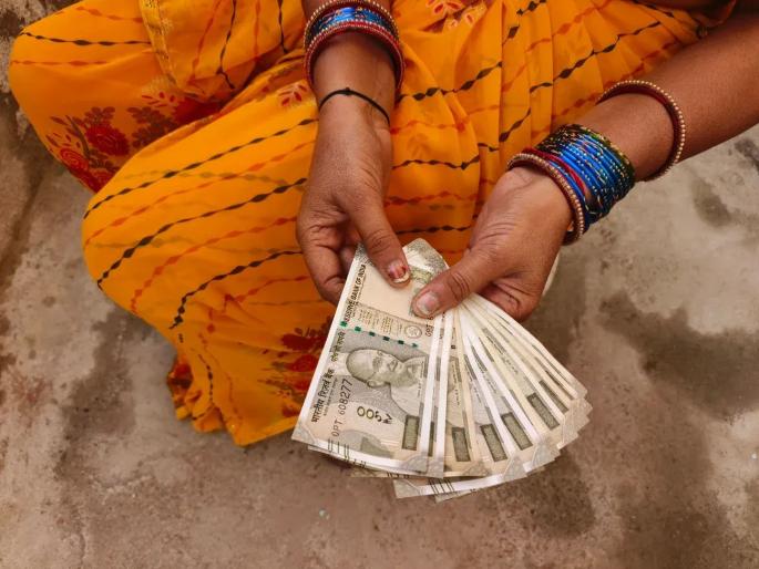 Loan up to 1 lakh for ladki bahin scheme; Installments will be diverted from the honorarium of 1.5 thousand | लाडक्या बहिणींना मिळणार १ लाखापर्यंत विशेष कर्ज; दीड हजारांच्या मानधनातून हप्ते वळते होणार Loan up to 1 lakh for ladki bahin scheme; Installments will be diverted from the honorarium of 1.5 thousand | लाडक्या बहिणींना मिळणार १ लाखापर्यंत विशेष कर्ज; दीड हजारांच्या मानधनातून हप्ते वळते होणार