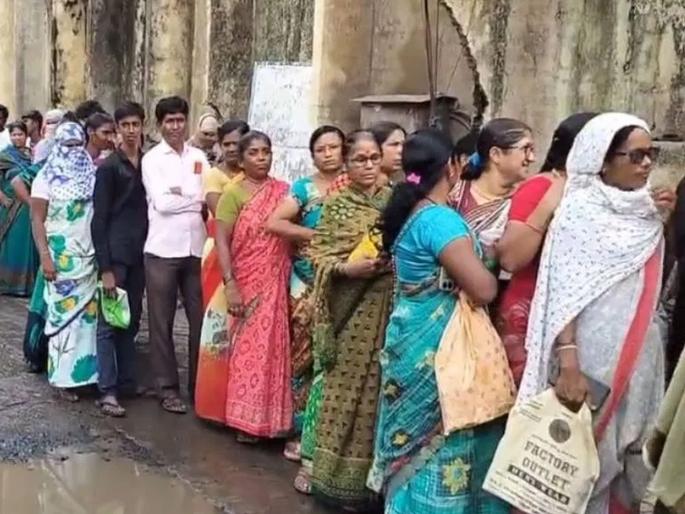 Give Benefit of Ladki Bahin Yojana only for those who have 2 children; BJP MLA Nitesh Rane Demand to CM Devendra Fadnavis | २ अपत्य असणाऱ्यांनाच लाडकी बहीण योजनेचा लाभ?; भाजपा आमदाराच्या विधानानं चर्चा Give Benefit of Ladki Bahin Yojana only for those who have 2 children; BJP MLA Nitesh Rane Demand to CM Devendra Fadnavis | २ अपत्य असणाऱ्यांनाच लाडकी बहीण योजनेचा लाभ?; भाजपा आमदाराच्या विधानानं चर्चा