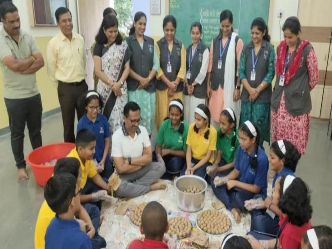 Ashadhi Wari 2025 Children made gulpoli laddus for the Warkari | Ashadhi Wari 2025 : वारकऱ्यांसाठी मुलांनी वळले गुळपोळीचे लाडू