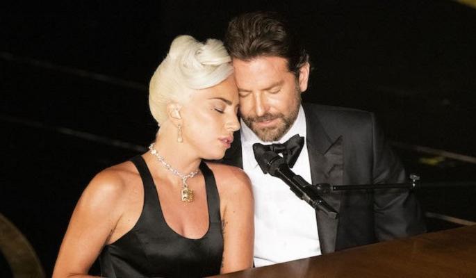 Oscar 2019: lady gaga bradley cooper oscar performance | Oscar 2019 : लेडी गागा आणि ब्रॅडली कूपरच्या रोमॅन्टिक केमिस्ट्रीची अशी रंगली चर्चा!! Oscar 2019: lady gaga bradley cooper oscar performance | Oscar 2019 : लेडी गागा आणि ब्रॅडली कूपरच्या रोमॅन्टिक केमिस्ट्रीची अशी रंगली चर्चा!!