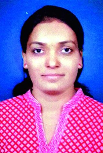 Funeral procession started from the decorated pavilion: Young lady professor died in an accident | सजलेल्या मंडपातून अंत्ययात्रा निघाली : तरुण प्राध्यापिकेचा अपघातात मृत्यू Funeral procession started from the decorated pavilion: Young lady professor died in an accident | सजलेल्या मंडपातून अंत्ययात्रा निघाली : तरुण प्राध्यापिकेचा अपघातात मृत्यू