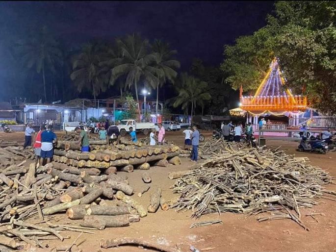 preparations for lairai devi fair are in final stages devotees come from all over the state | लईराई देवीच्या जत्रोत्सवाची तयारी अंतिम टप्प्यात; राज्यभरातून येतात भाविक preparations for lairai devi fair are in final stages devotees come from all over the state | लईराई देवीच्या जत्रोत्सवाची तयारी अंतिम टप्प्यात; राज्यभरातून येतात भाविक