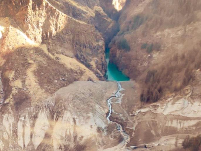 Satellite Pics Show Dangerous Lake Formed By Uttarakhand Avalanche | धोकादायक कृत्रिम सरोवरातून पाणी काढून देण्याचा प्रयत्न; घटनास्थळी तुकड्या दाखल Satellite Pics Show Dangerous Lake Formed By Uttarakhand Avalanche | धोकादायक कृत्रिम सरोवरातून पाणी काढून देण्याचा प्रयत्न; घटनास्थळी तुकड्या दाखल