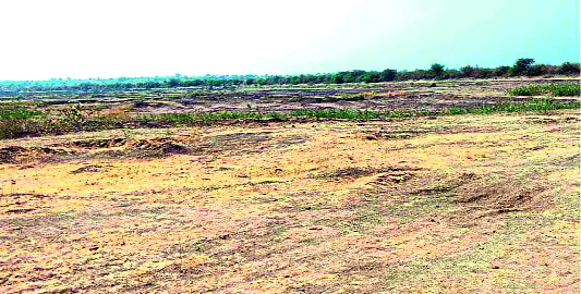 The situation is worrisome; Water scarcity | जलसाठय़ांची स्थिती चिंताजनक; पाणीटंचाईचे सावट