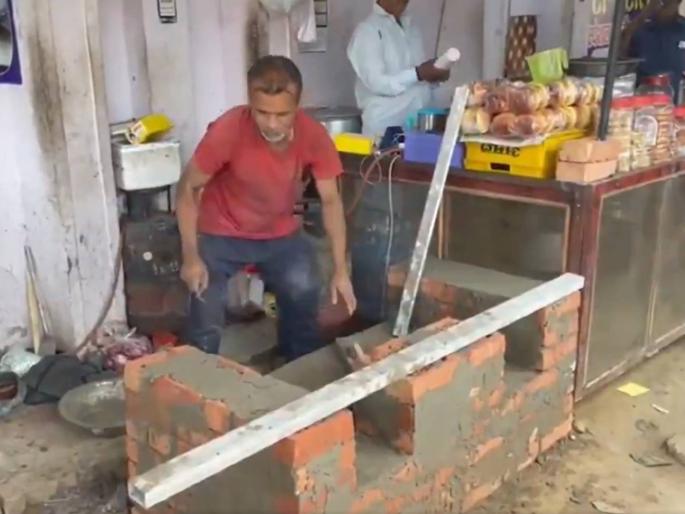 viral video It won't budge..., gas ran out, start making a stove...! The hotel owner immediately got to work | झुकेगा नही..., गॅस संपला, चूल मांडायला सुरुवात...! हॉटेल मालक लगेचच कामाला लागले viral video It won't budge..., gas ran out, start making a stove...! The hotel owner immediately got to work | झुकेगा नही..., गॅस संपला, चूल मांडायला सुरुवात...! हॉटेल मालक लगेचच कामाला लागले