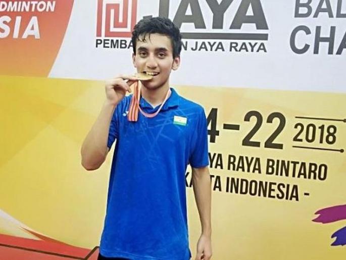 The gold medal won by the lakshya sen | बॅडमिंटन : लक्ष्य सेनने पटकावले सुवर्णपदक