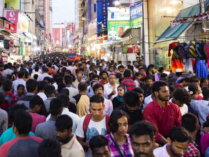Left and right side of Lakshmi road free due to agitation; Ganeshotsav mandal route in eastern region open for devotees | आंदोलनामुळे लक्ष्मी रस्त्याची डावी अन् उजवी बाजू मोकळी; भक्तांसाठी खुला पूर्व भागातील गणेशोत्सव मंडळांचा मार्ग Left and right side of Lakshmi road free due to agitation; Ganeshotsav mandal route in eastern region open for devotees | आंदोलनामुळे लक्ष्मी रस्त्याची डावी अन् उजवी बाजू मोकळी; भक्तांसाठी खुला पूर्व भागातील गणेशोत्सव मंडळांचा मार्ग