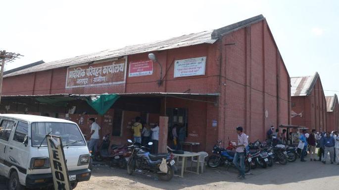 This year in summer also Nagpur Rural RTO in the Godown | नागपूर ग्रामीण आरटीओचा यंदाचाही उन्हाळा गोदामातच This year in summer also Nagpur Rural RTO in the Godown | नागपूर ग्रामीण आरटीओचा यंदाचाही उन्हाळा गोदामातच