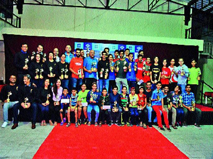  District level Badminton: Triple crown for Aditi, Tara, Kedar | जिल्हास्तरीय बॅडमिंटन : आदिती, तारा, केदार यांना तिहेरी मुकुट