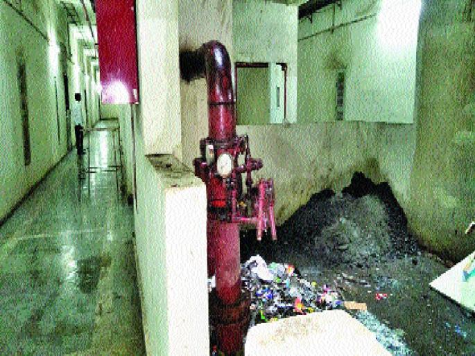 Providing convenience ... facility! Voice of SRA residents | सुविधा पुरविता का... सुविधा! एसआरएतील रहिवाशांचा आवाज Providing convenience ... facility! Voice of SRA residents | सुविधा पुरविता का... सुविधा! एसआरएतील रहिवाशांचा आवाज