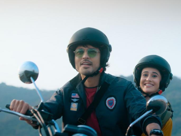 lalit prabhakar and rucha vaidya starrer premachi goshta 2 first song olya sanjveli released | हृतानंतर आता ललितचा ऋचासोबत रोमान्स, 'प्रेमाची गोष्ट २' मधलं 'ओल्या सांजवेळी' गाणं रिलीज