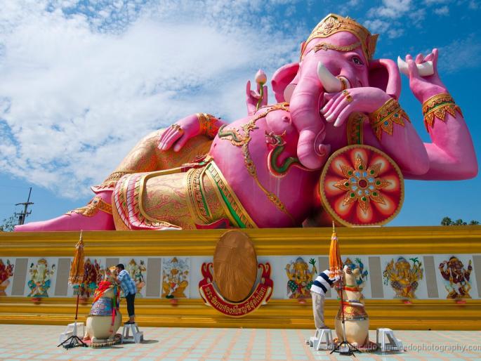 Sankashti Chaturthi 2023: Bappa's feet are small, but his stomach is big? you will regret after reading cause behind it! | Sankashti Chaturthi 2023: बाप्पाचे पाय छोटेसे, पण पोट भलं मोठं का? कारण वाचून तुम्हाला होईल पश्चात्ताप!