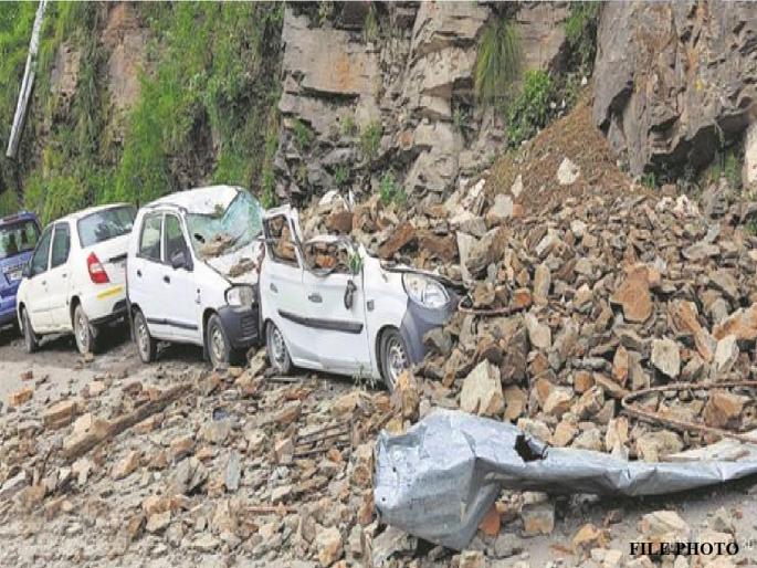 Landslide in Ladakh, 3 army vehicles hit, 6 soldiers killed | Landslide in Ladakh: लडाखमध्ये भूस्खलन; लष्कराच्या 3 वाहनांना अपघात, 6 जवान शहीद Landslide in Ladakh, 3 army vehicles hit, 6 soldiers killed | Landslide in Ladakh: लडाखमध्ये भूस्खलन; लष्कराच्या 3 वाहनांना अपघात, 6 जवान शहीद