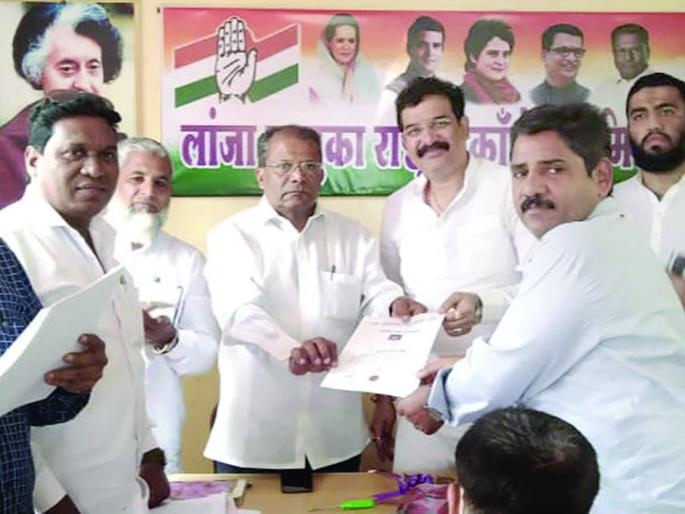 House-to-house awareness against the Agriculture Bill, the decision of the Congress | कृषी विधेयकाविरुद्ध घरोघरी जागृती,कॉंग्रेसचा निर्धार House-to-house awareness against the Agriculture Bill, the decision of the Congress | कृषी विधेयकाविरुद्ध घरोघरी जागृती,कॉंग्रेसचा निर्धार