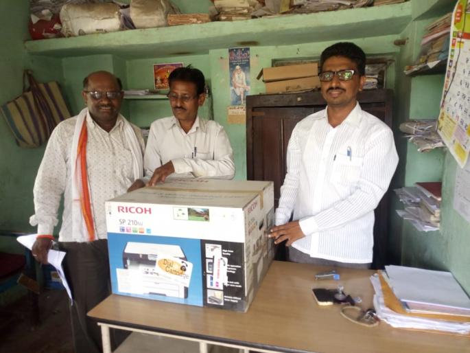 Laptop distrubuted to talathis at shirpur | शिरपूर येथे तलाठ्यांना लॅपटॉपचे वितरण Laptop distrubuted to talathis at shirpur | शिरपूर येथे तलाठ्यांना लॅपटॉपचे वितरण