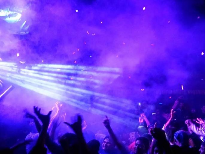 Laser light has improved vision, reduced vision by 70 percent! | लेझर लाईटमुळे दृष्टी झाली अधू, दिसण्याचे प्रमाण ७० टक्क्याने कमी!