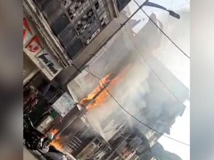 Fire in hotel due to gas leak, accident averted due to accident; Incidents in the army area | गॅसगळतीमुळे हॉटेलमध्ये आग, प्रसंगावधानामुळे टळला अनर्थ; लष्कर भागातील घटना Fire in hotel due to gas leak, accident averted due to accident; Incidents in the army area | गॅसगळतीमुळे हॉटेलमध्ये आग, प्रसंगावधानामुळे टळला अनर्थ; लष्कर भागातील घटना