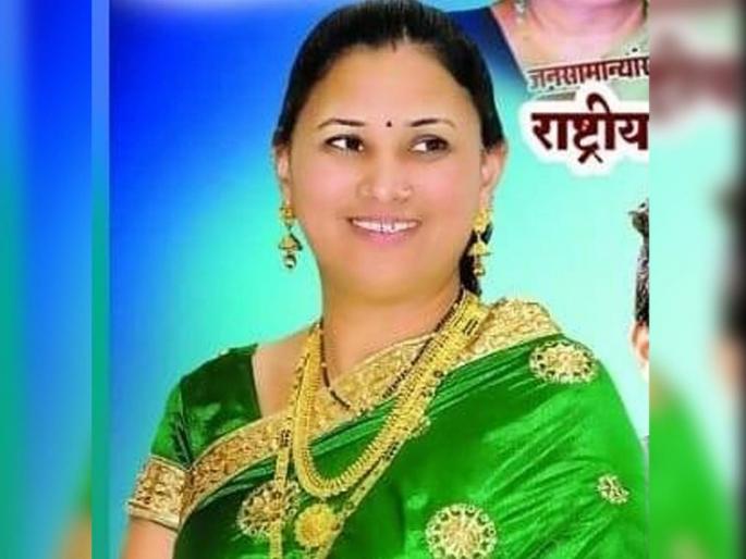 Notorious Rokde gang member Lata Rokde arrested; The police were on the trail for a year | कुख्यात रोकडे टोळीची सदस्य लता रोकडे हिला अटक; वर्षभरापासून पोलिस होते मागावर Notorious Rokde gang member Lata Rokde arrested; The police were on the trail for a year | कुख्यात रोकडे टोळीची सदस्य लता रोकडे हिला अटक; वर्षभरापासून पोलिस होते मागावर