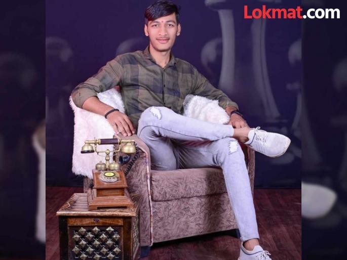 An incident of a young man being stabbed to death with a sword has taken place in Satara district. | आधी तरुणाची तलवारीने वार करत हत्या; नंतर आरोपी स्वतःहून पोलिसांसमोर झाला हजर