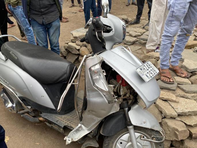 Latur woman crushed to death under travels, incident at Samrat Chowk in Latur city | लातुरात महिलेचा ट्रॅव्हल्सखाली चिरडून मृत्यू, लातूर शहरातील सम्राट चौक येथील घटना Latur woman crushed to death under travels, incident at Samrat Chowk in Latur city | लातुरात महिलेचा ट्रॅव्हल्सखाली चिरडून मृत्यू, लातूर शहरातील सम्राट चौक येथील घटना